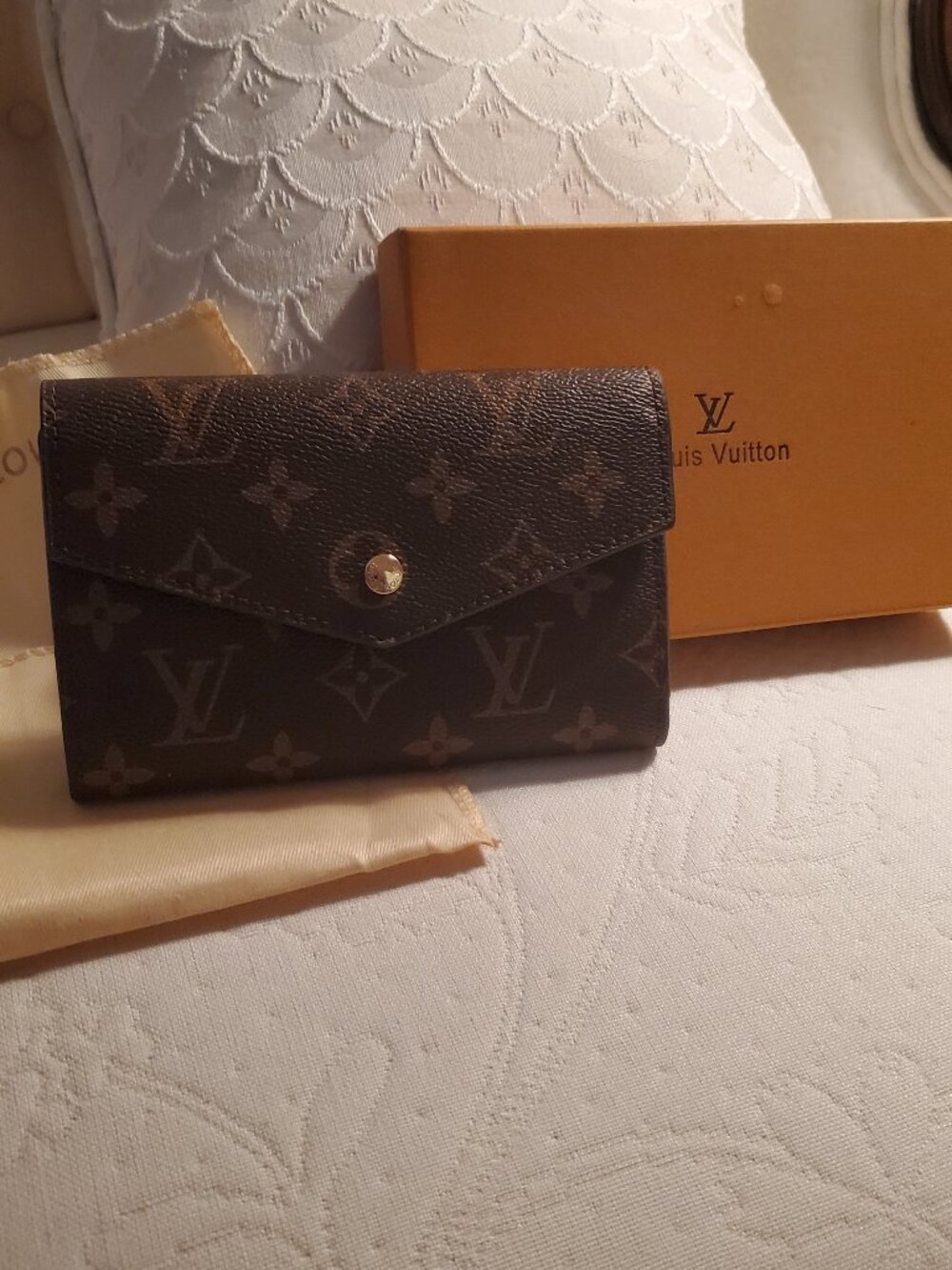 Louis Vuitton Monogram Sarah Wallet